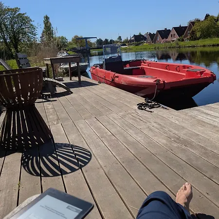 - Mit Kanal-blick Emden